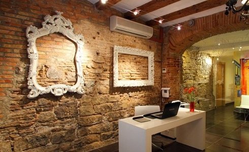 HORAIRE DE RÉCEPTION Apartaments Ciutat Vella dans Barcelone HORAIRE DE RÉCEPTION Apartaments Ciutat Vella dans Barcelone