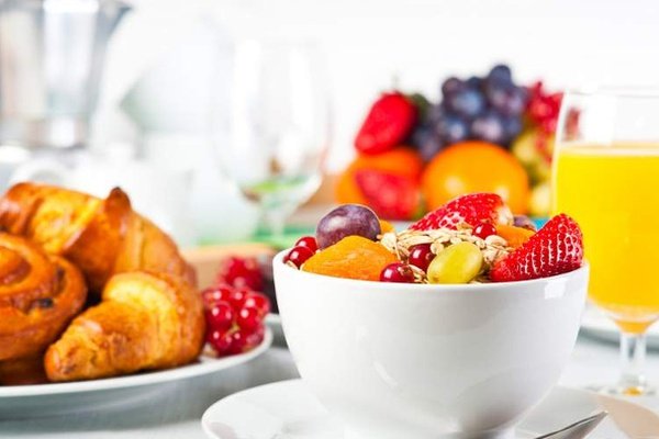 Petit-déjeuner buffet Hôtel Ciutat de Granollers Petit-déjeuner buffet Hôtel Ciutat de Granollers