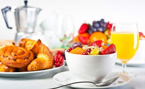 PETIT-DÉJEUNER BUFFET Hôtel Ciutat de Granollers dans Granollers PETIT-DÉJEUNER BUFFET Hôtel Ciutat de Granollers dans Granollers