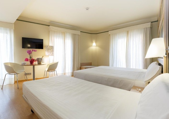 Chambre triple hôtel ciutat barcelona barcelone Chambre triple hôtel ciutat barcelona barcelone