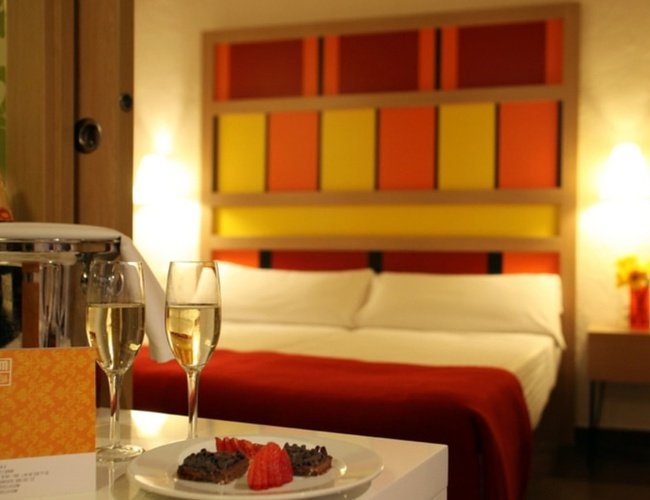 Réservez dès maintenant et économisez! CiutatHotels Réservez dès maintenant et économisez! CiutatHotels