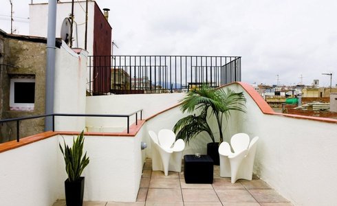 TERRASSE SOLARIUM Apartaments Ciutat Vella dans Barcelone TERRASSE SOLARIUM Apartaments Ciutat Vella dans Barcelone