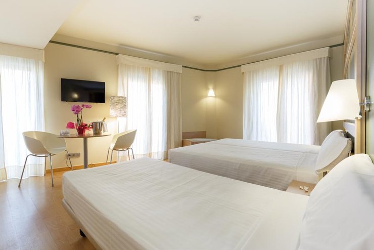 Chambre triple Hôtel Ciutat Barcelona Barcelone Chambre triple Hôtel Ciutat Barcelona Barcelone