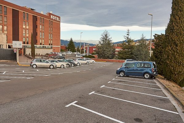 PARKING GRATUIT Hôtel Ciutat de Granollers Granollers PARKING GRATUIT Hôtel Ciutat de Granollers Granollers