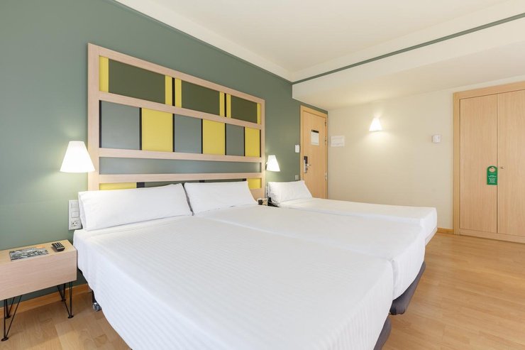 Chambre triple Hôtel Ciutat Barcelona Barcelone Chambre triple Hôtel Ciutat Barcelona Barcelone