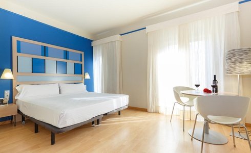 BERCEAUX Hôtel Ciutat Barcelona dans Barcelone BERCEAUX Hôtel Ciutat Barcelona dans Barcelone